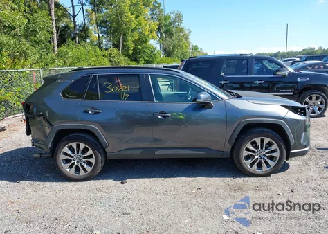 2021 Toyota Rav4 Xle Premium z USA, uszkodzony, nr VIN 2T3C1RFV0MC121146